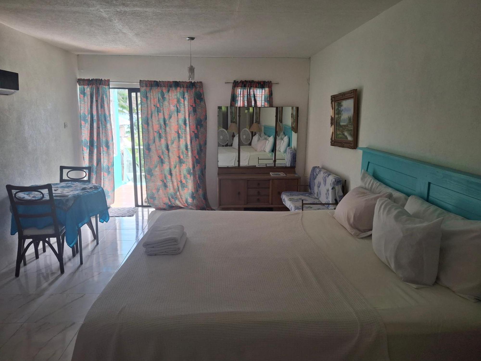 Ocean View Apartments 布里奇敦 外观 照片