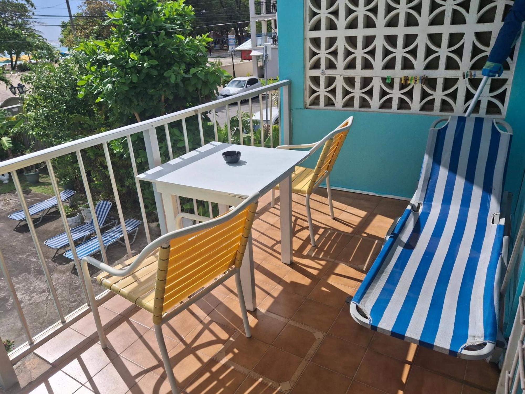 Ocean View Apartments 布里奇敦 外观 照片