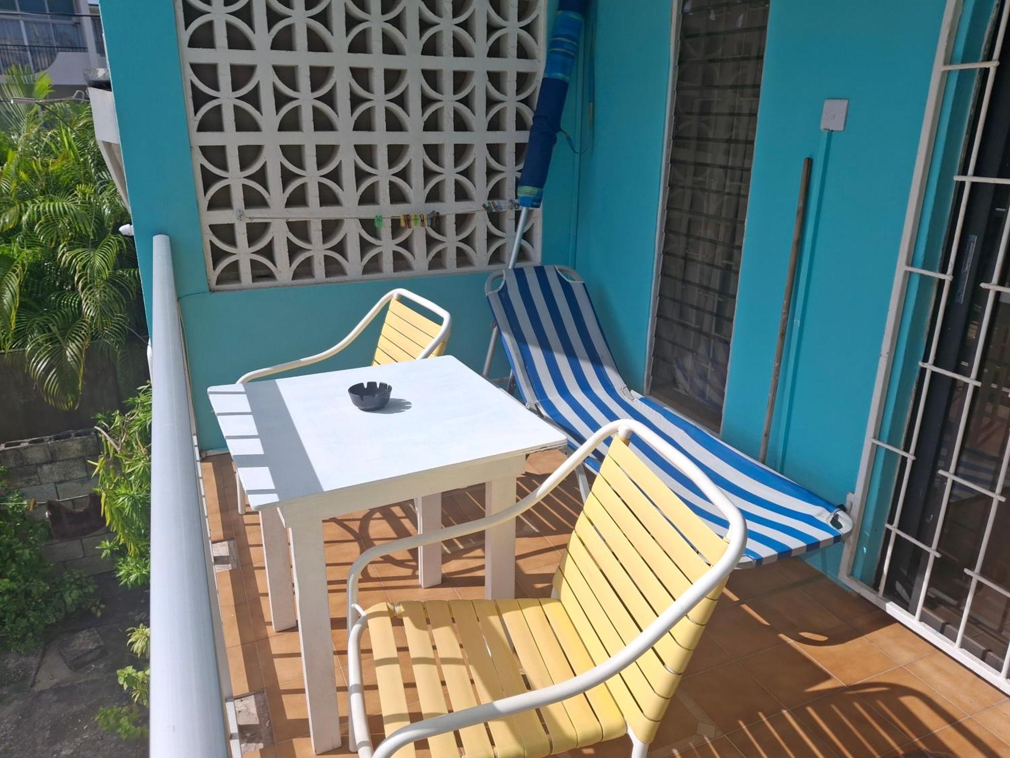Ocean View Apartments 布里奇敦 外观 照片